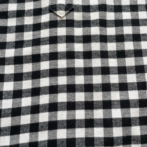 Vinyard Vines, Size 0, Black Flannel Fitted Tunic. - Picture 4 of 8